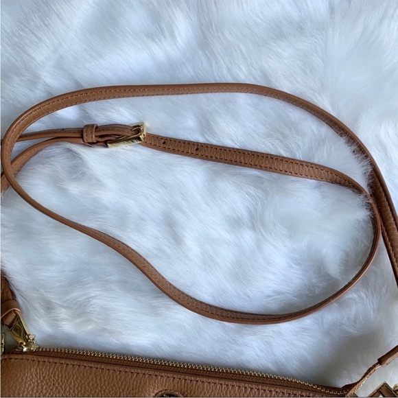 Tory Burch Robinson Pebbled Crossbody Like New Leather Tan Wallet Bag - Picture 4 of 9